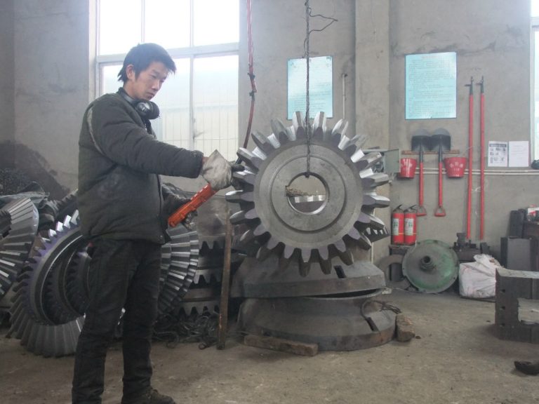 The wide application of small gear hobbing machine Chinese Macinery
